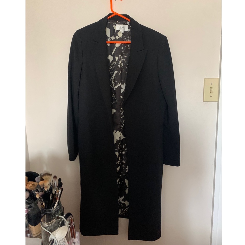 Woman’s Suit Jacket - Picture 1 of 3